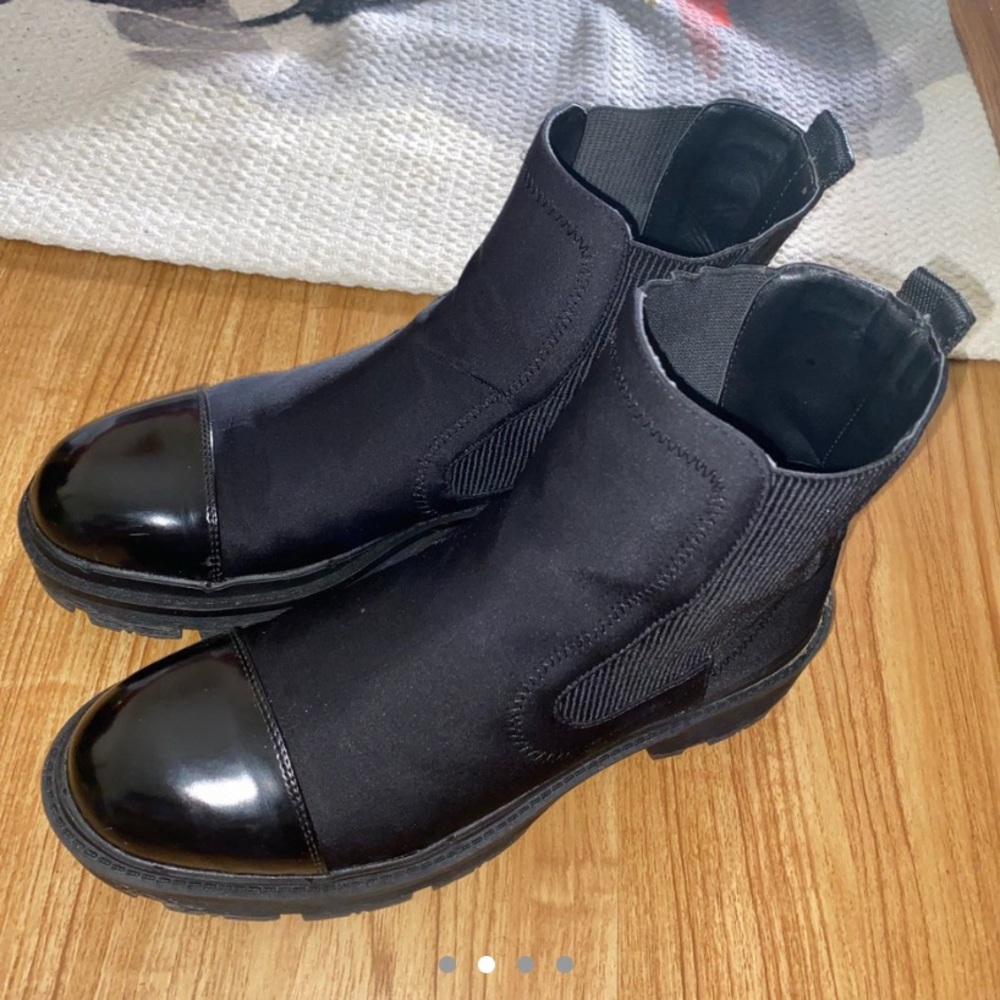 •SOLD•😢Black elastic lug soled ankle boots. 🖤🖤 - Picture 3 of 4